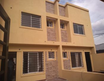 Vende Duplex 3 amb a estrenar con fondo y cochera