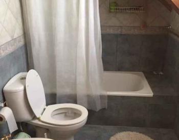 Excelente chalet 5 ambientes con parque y pileta.