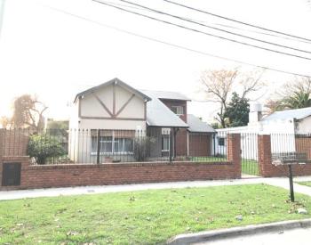 Chalet 6 amb s/lote de 613 m2 a 10/c est Ituzaingo