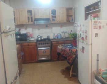 Chalet 3 ambientes con parque y cochera