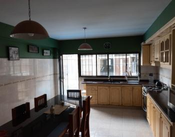 Vende Exc Chalet 5 amb. con parque y 2 cocheras