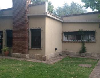 Exc. Casa 4 amb , parque y pileta s/lote 750m2