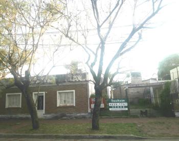 Casa americana, 4 amb. a 150 mtrs de Santa Rosa