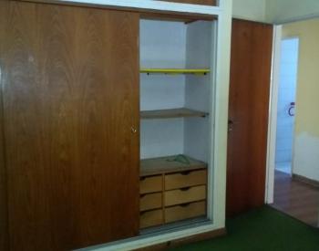 Hermoso chalet 5 Amb. con amplio parque y pileta