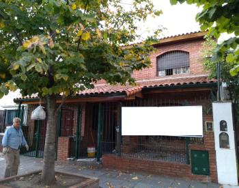 Excelente chalet 5 amb, a 3 c/estacion Castelar.
