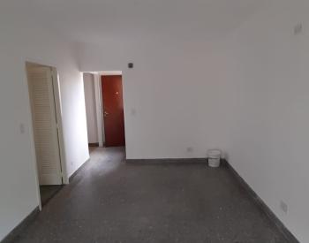 Vende Dpto 3 amb al frente en Parque Ayerza