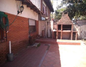 Chalet 4 Amb con parque y dependencias