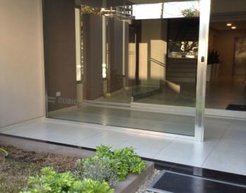 Vende dpto 3 amb con cochera a 3 c/est. Ituzaingo