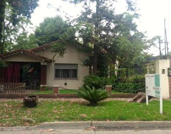 Excelente Chalet en una planta s/lote de 500 m2