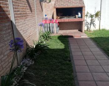 Venta Impecable casa americana en Castelar Norte