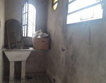 Chalet en PH, 3 amb.  patio y cochera a reciclar