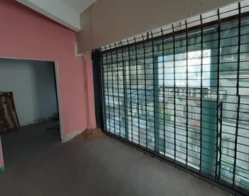 Local en venta sobre av Sarmiento en Parque Ayerza