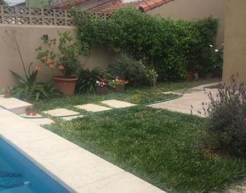 Casa Ame. 4 amb., fondo, quincho y pileta, garage