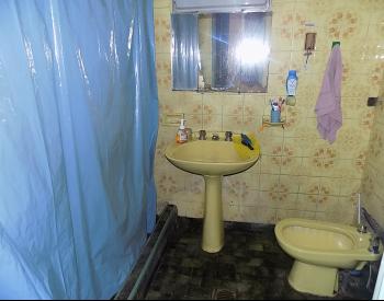 Castelar Nor. Casa americana sobre importante lote