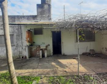Casa amer a actualizar 3 amb con fondo y cochera