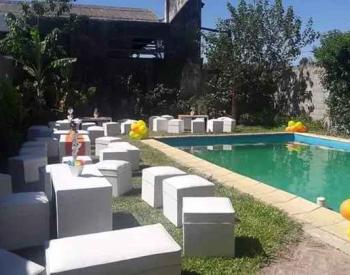 Vende Chalet 3 Amb con pileta S/lote de 458m2