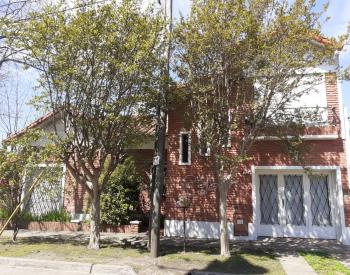 Vende excelente Chalet en Parque Ayerza