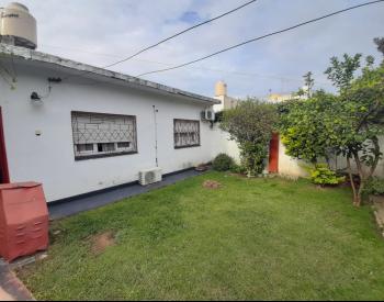 Casa Americana 3 amb con con parque Moron sur