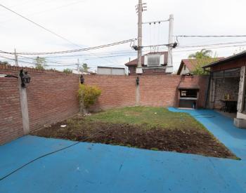 Vende Exc Chalet 5 amb. con parque y 2 cocheras