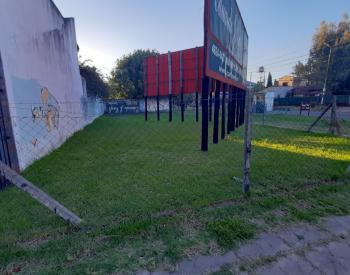 Lote 250m2 sobre Av sarmiento a 2c/ Av. Santa Rosa
