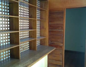 Hermoso chalet 5 Amb. con amplio parque y pileta
