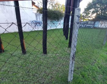 Lote 250m2 sobre Av sarmiento a 2c/ Av. Santa Rosa