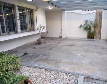 Exc. Casa Minimalista con parque y pileta