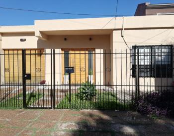 Venta Impecable casa americana en Castelar Norte