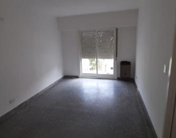 Vende Dpto 3 amb al frente en Parque Ayerza