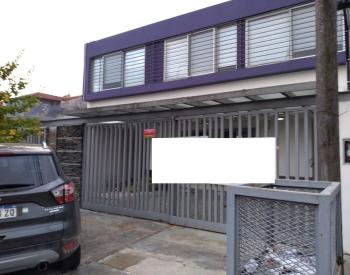 Exc. Casa Minimalista con parque y pileta