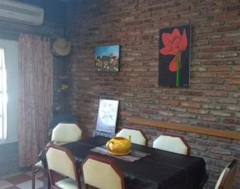 Excelente Chalet 4 ambiente, con parque y pileta.