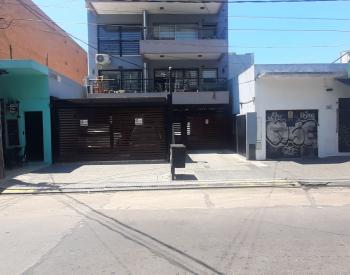 Impecable Dpto 3 Amb, con balcon y cochera