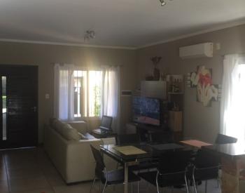 Exc. casa americana 3 ambientes con gran fondo