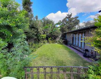 Vende Chalet 6 amb., parque a mtrs de Acc. Oeste
