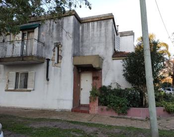 Vende exc. PH 4 amb. con cochera en castelar norte