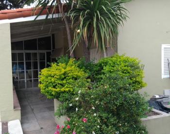 Excelente chalet s/2 lotes, 18 x 45, Apto Credito