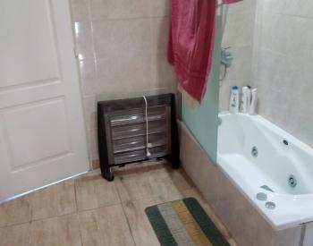Impecable dpto 2 amb. con balcon terraza y cochera