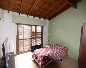 Vende Exc Chalet 5 amb. con parque y 2 cocheras