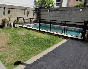 Exc. Chalet 4 Amb. Fondo, Piscina y garage 2 autos