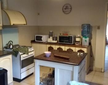 Excelente chalet s/2 lotes, 18 x 45, Apto Credito