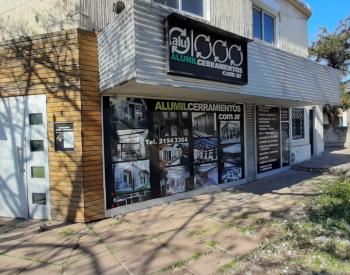 Local en venta sobre av Sarmiento en Parque Ayerza
