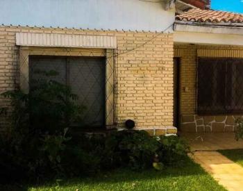 Vende Chalet 3 Amb con pileta S/lote de 458m2